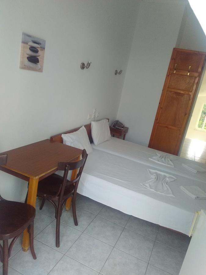 Alina Classic Hotel Loutra Edipsou  ภายนอก รูปภาพ